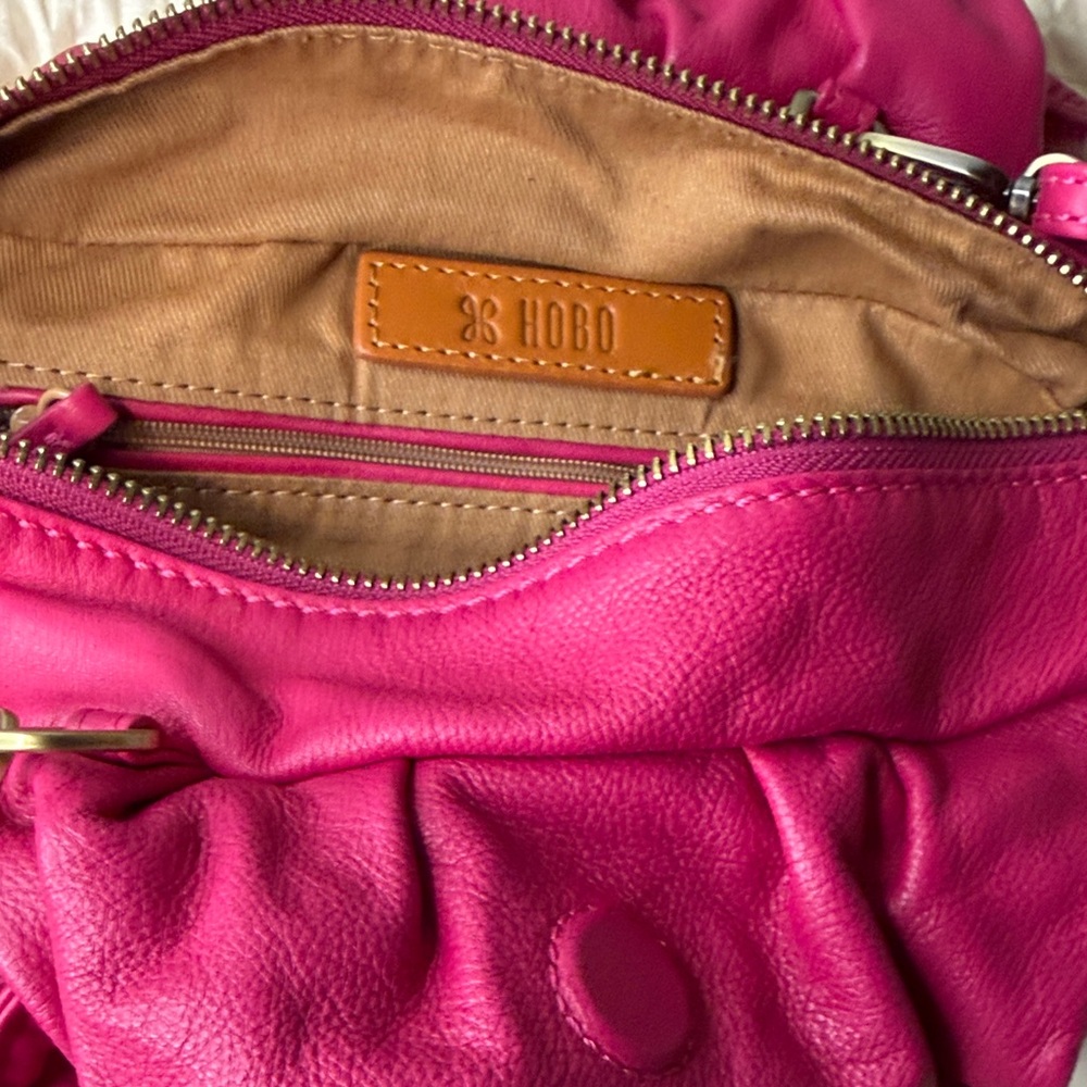 HOBO Darling Fuchsia Leather Women's Bag - Picture 6 of 14